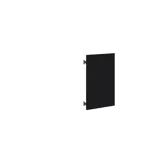 Stort baderomsinspirasjon med baderomsmøbler i noir eik med elegante lameller, stilfull dobbel servant, firkantede speil, hvite fliser med geometrisk mønster gir et lyst, symmetrisk og klassisk uttrykk.