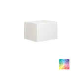 Elegant og moderne baderomsinspirasjon med skråtak, vegghengte blå servantskap og underskap, rund servant med messingarmatur, opplyst speil og naturlig lysinnfall